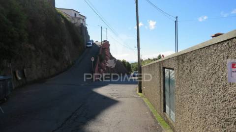 Terreno c/1500m2 no  funchal