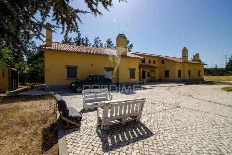 2 moradias geminadas