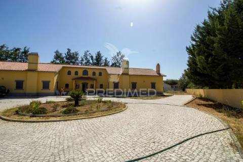 2 moradias geminadas