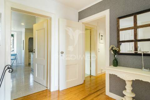 Magnífico t4 duplex com varandas, terraço e vista rio, estrela, lisboa