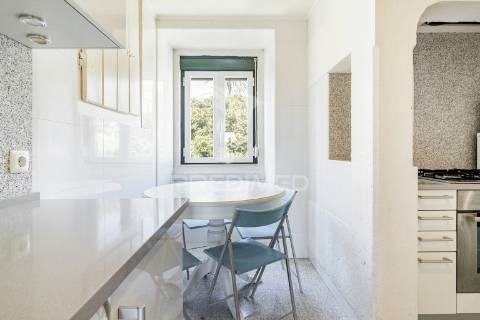 Magnífico t4 duplex com varandas, terraço e vista rio, estrela, lisboa