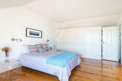 Magnífico t4 duplex com varandas, terraço e vista rio, estrela, lisboa