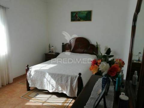 Quinta com moradia t3 em grândola