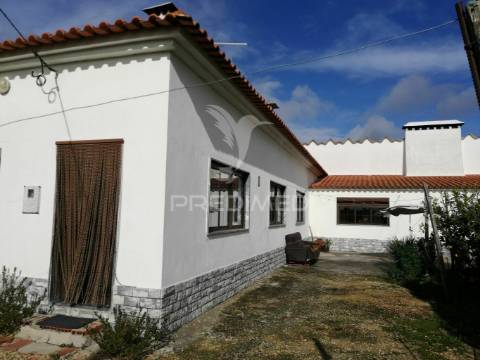 Quinta com moradia t3 em grândola