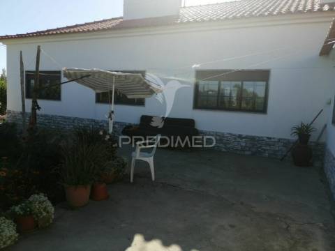 Quinta com moradia t3 em grândola