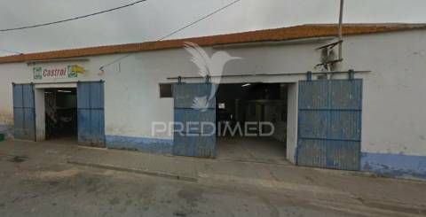 Armazéns em ermidas-sado