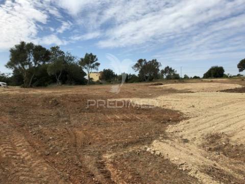 Terreno com projeto aprovado para 15 moradias – oportunidade prime em almancil