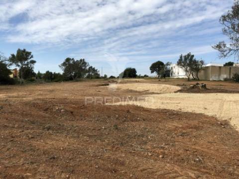 Terreno com projeto aprovado para 15 moradias – oportunidade prime em almancil