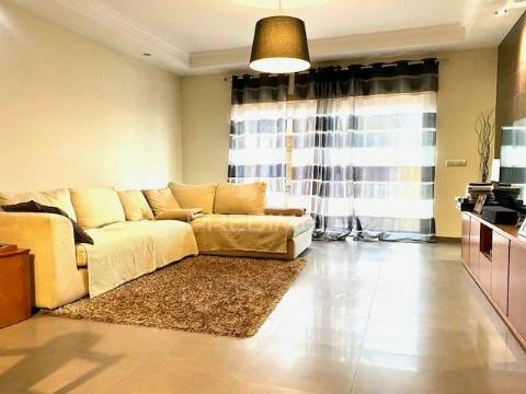 Moradia t4 em são joão talha