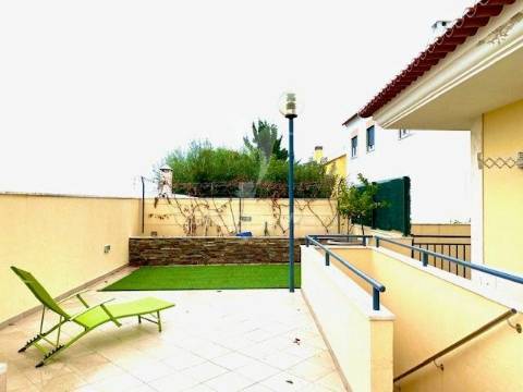 Moradia t4 em são joão talha