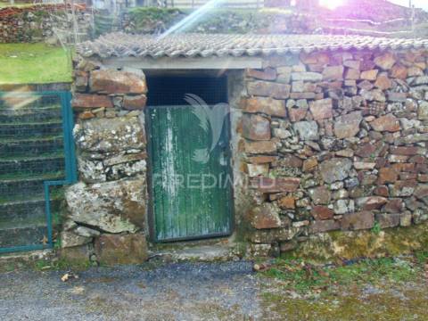 Terreno urbanizável - pomarelhos a 8 kms vila real