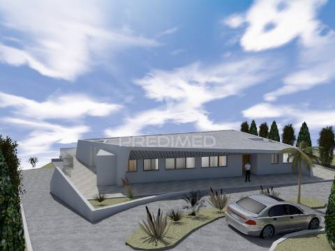 Moradia térrea ultrapremium com 4 quartos e piscina infinita – silves