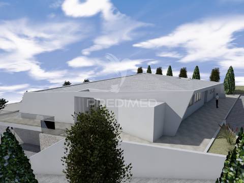 Moradia térrea ultrapremium com 4 quartos e piscina infinita – silves