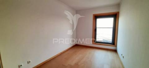 Requintado t2 com vistas deslumbrantes sobre o rio tejo