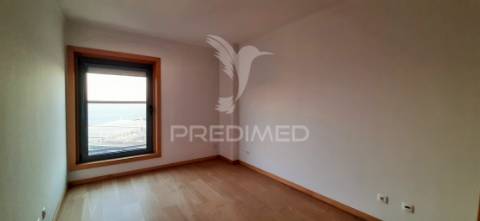 Requintado t2 com vistas deslumbrantes sobre o rio tejo