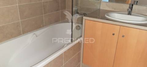 Requintado t2 com vistas deslumbrantes sobre o rio tejo