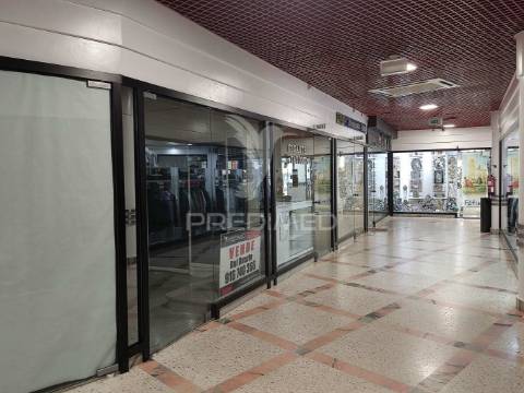 Loja no centro de fátima