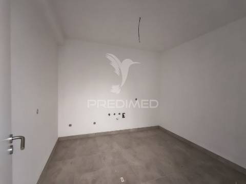 Moradia geminada v3+1