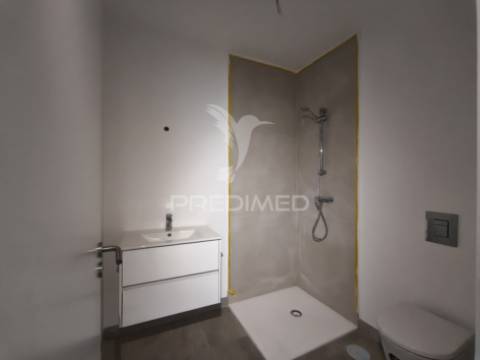 Moradia geminada v3+1