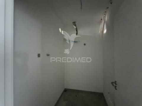 Moradia geminada v3+1