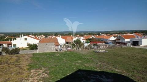 Moradia em construção no couço, coruche