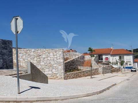 Lote de terreno para moradia com dois pisos