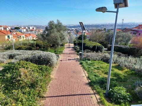 Terreno bairro da condessa, odivelas, lisboa