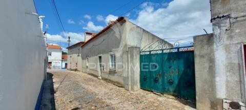 Moradia em construção em ervedal