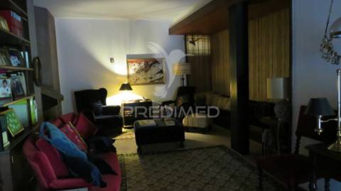 Moradia t4 nos ilheus