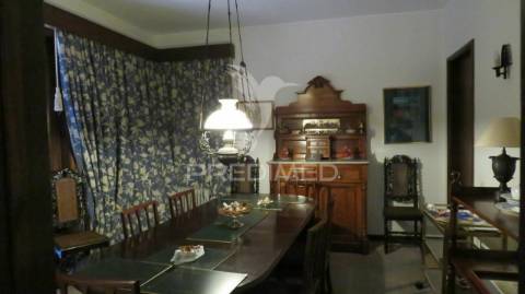 Moradia t4 nos ilheus