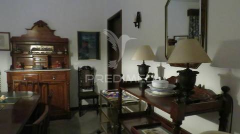 Moradia t4 nos ilheus