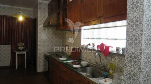 Moradia t4 nos ilheus