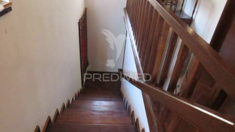 Moradia t4 nos ilheus