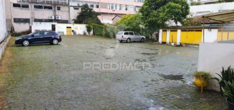 Guimarães - prédio histórico no centro