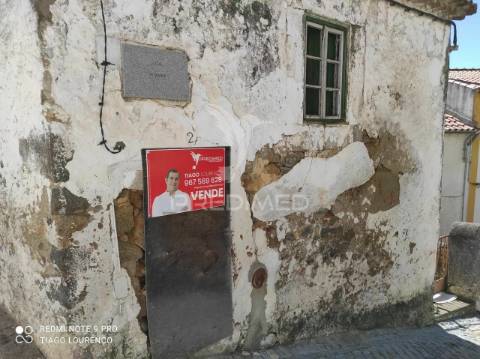 Moradia 2 pisos com quintal carreiras/portalegre