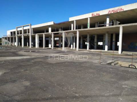 Armazém para recuperar | 11.400 m2 | albarraque