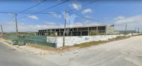 Armazém para recuperar | 11.400 m2 | albarraque
