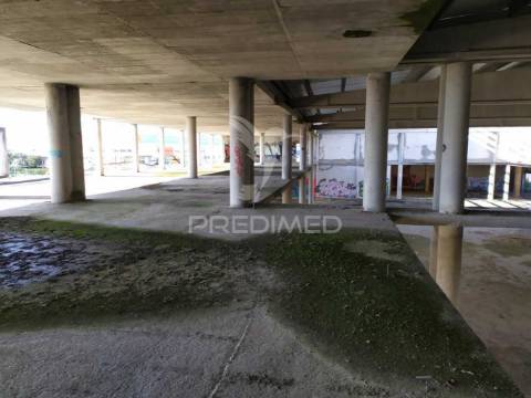 Armazém para recuperar | 11.400 m2 | albarraque