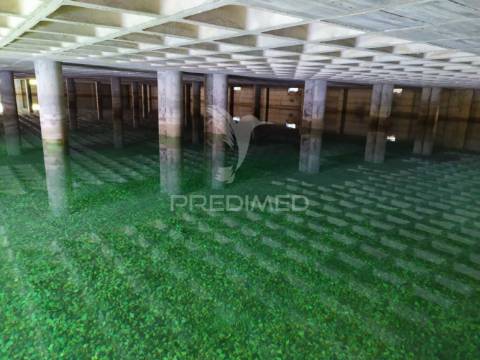 Armazém para recuperar | 11.400 m2 | albarraque