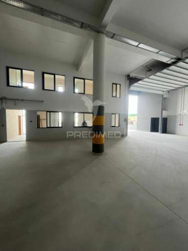 Arrendar armazéns novos zona industrial de frielas, lisboa