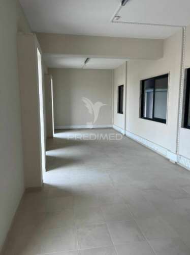 Arrendar armazéns novos zona industrial de frielas, lisboa