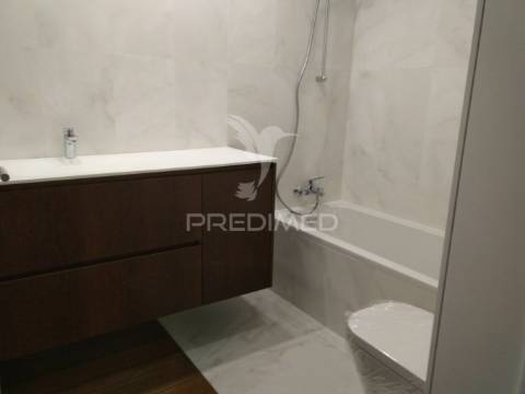 Apartamento t4 renovado á rotunda da boavista