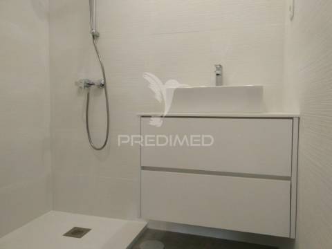 Apartamento t4 renovado á rotunda da boavista