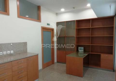 Arrenda-se loja para serviços/clínica médica/dentária - campo alegre