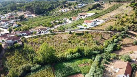 Terreno com viabilidade de construção a 7km de caldas da rainha