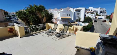 Moradia t4 + t2 + t2 + t1 + t1 + t1 c/piscina