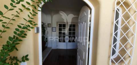 Moradia t4 + t2 + t2 + t1 + t1 + t1 c/piscina