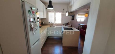 Moradia t4 + t2 + t2 + t1 + t1 + t1 c/piscina