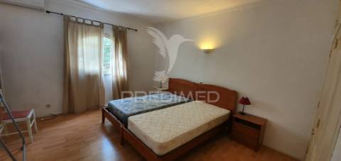 Moradia t4 + t2 + t2 + t1 + t1 + t1 c/piscina