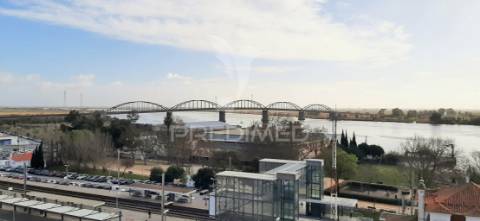 Escritório com terraço e vista rio, vila franca de xira, lisboa